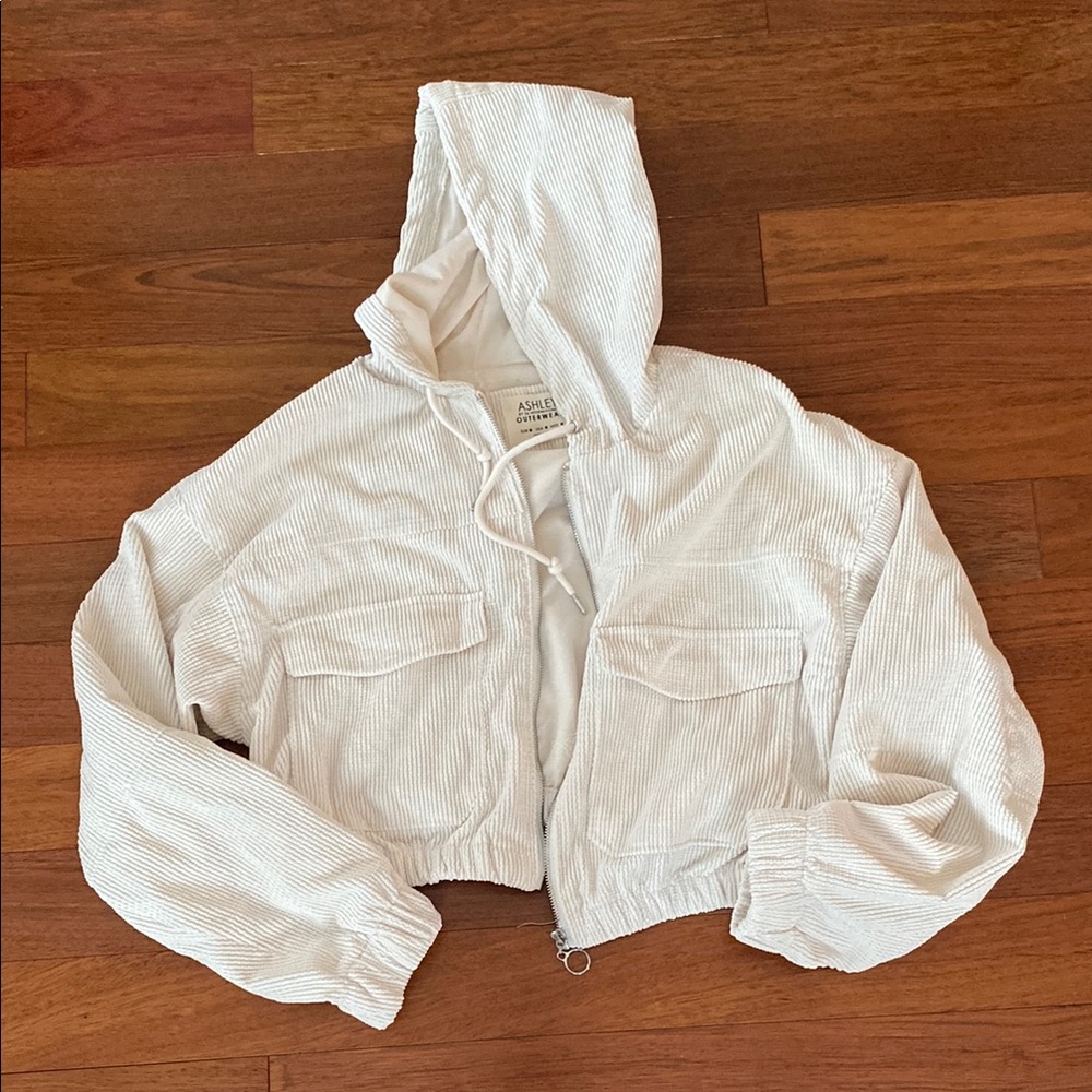 Ashley By 26 International White Cropped Hooded Jacket